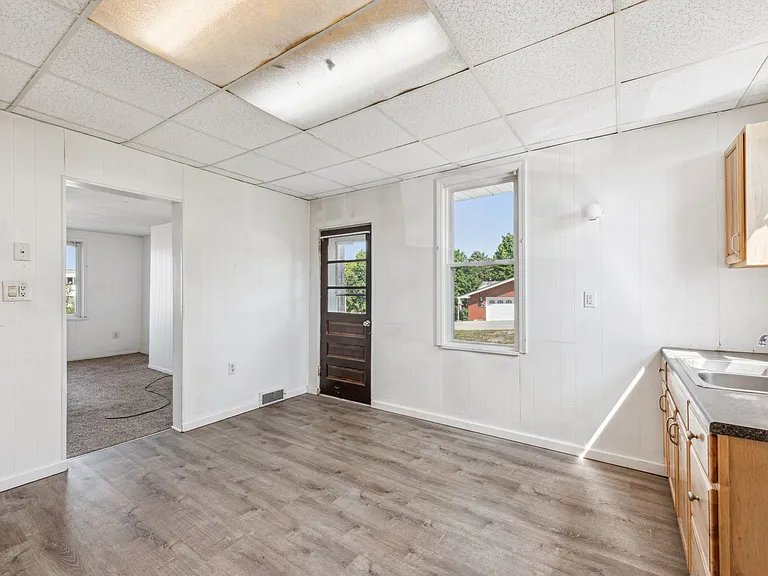 16 Eggers Ave #2 — Photo 8