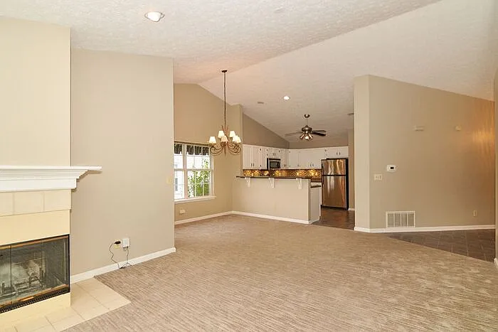 3 bed, 2.0 bath, 1413 sqft, $2,250 — Photo 3
