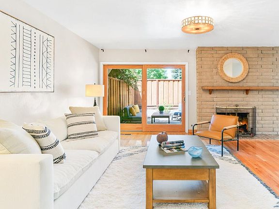 5th image of 1029 Tulipan Dr