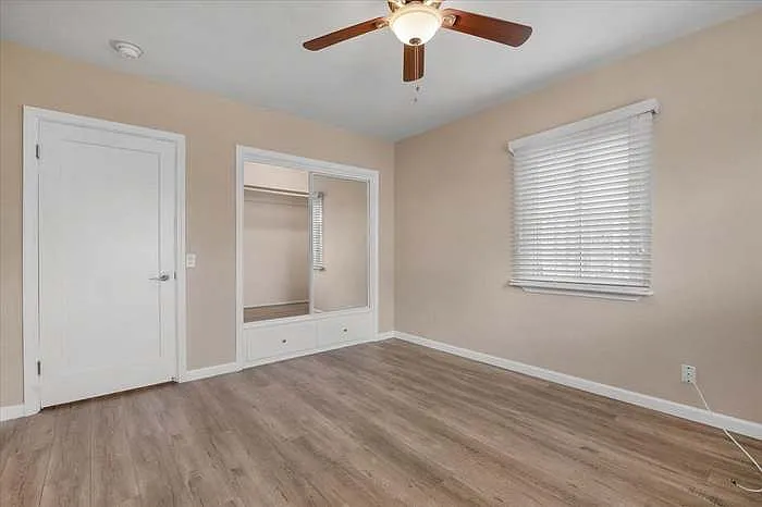 250 Oxford Ave — Photo 5