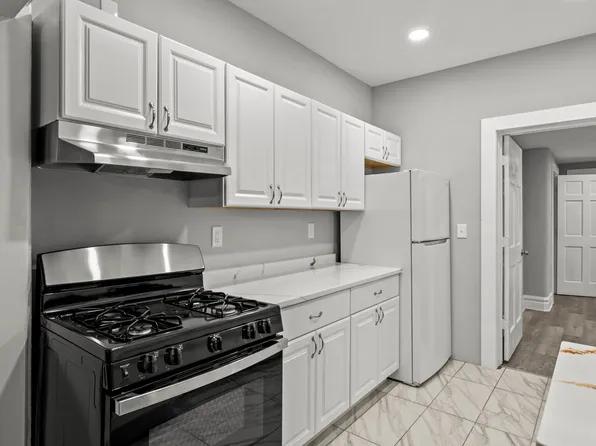 24 Park Ter #1, Hartford, CT 06106