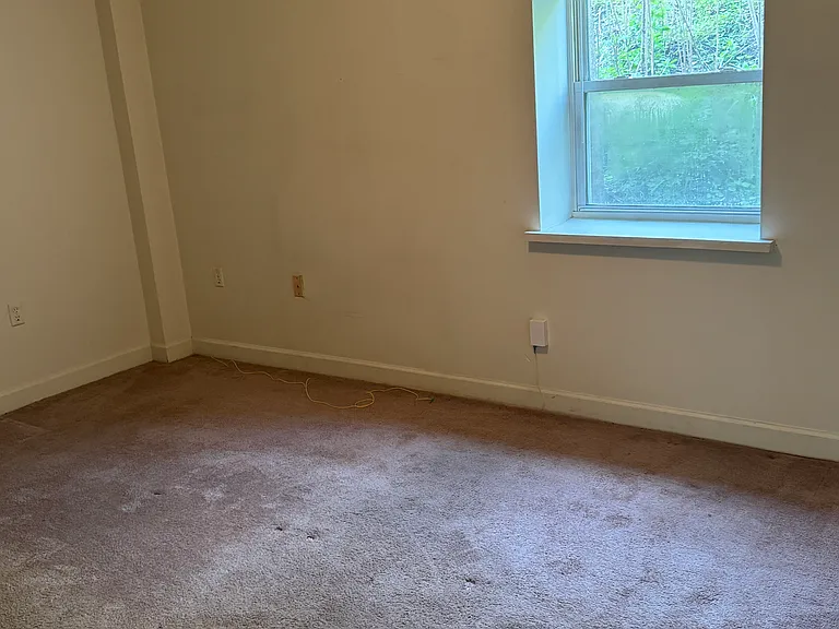 920 N Front St #3 — Photo 4