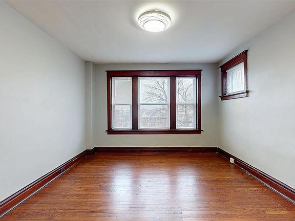 4th image of 4226 Dewey Ave