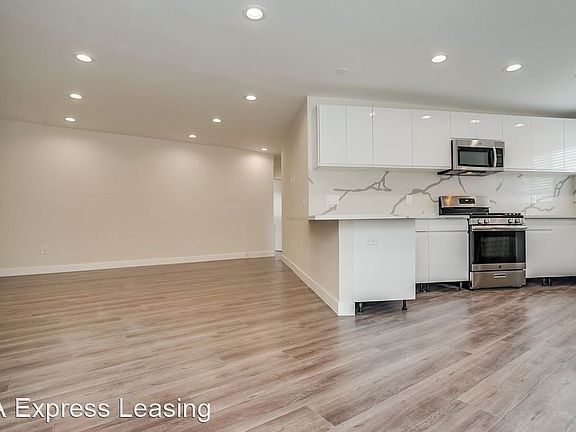 4th image of 715 N Marlborough Ave #7