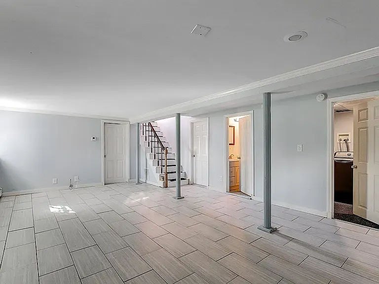 76 Norseman Dr — Photo 21