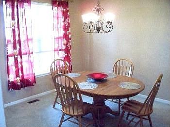 4th image of 40 Saint Marys Ln