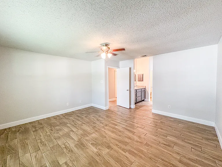 8634 Westgrove Dr — Photo 17