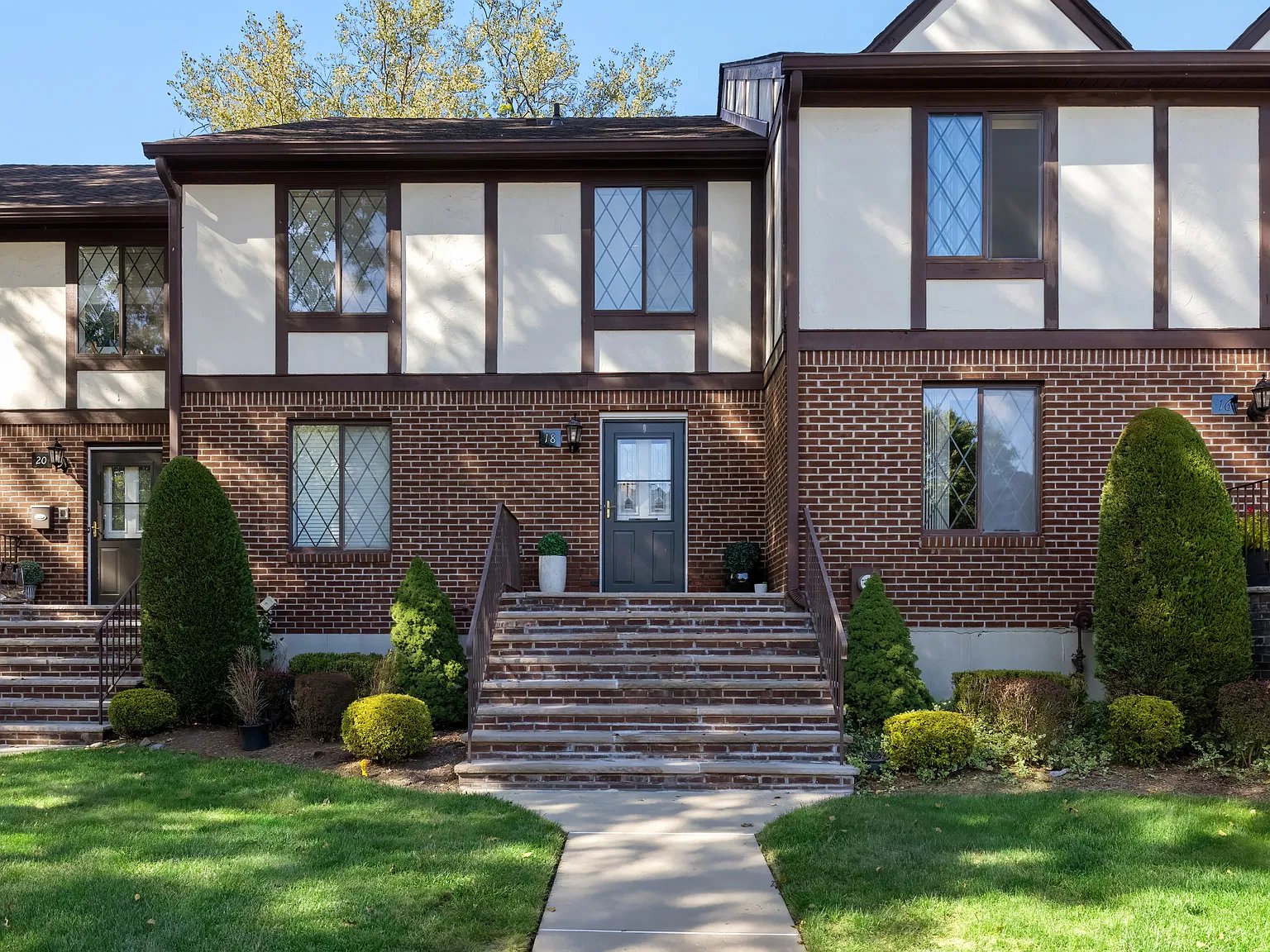 3 bed, 2.5 bath, $5,700 — Photo 1