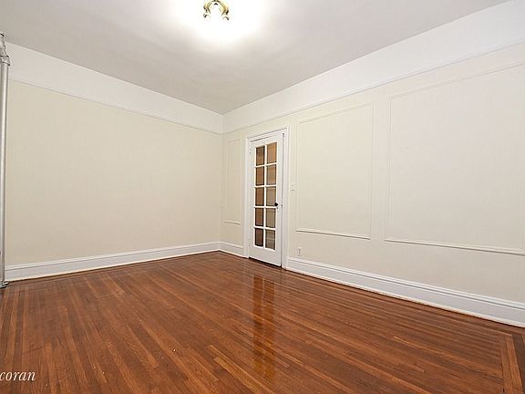 5th image of 2205 37th St APT 1E