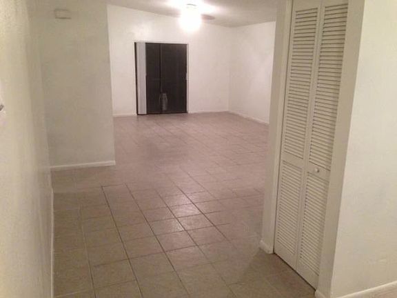 2nd image of 1442 Londra Ln