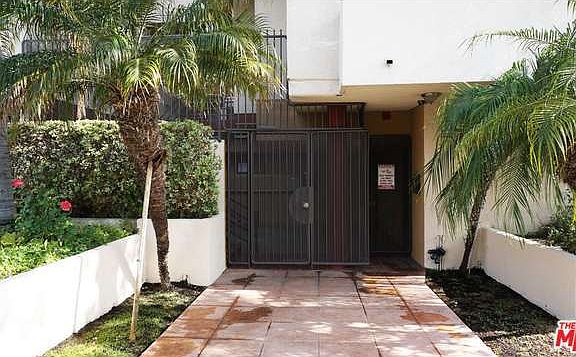 5th image of 5051 Rosewood Ave APT 204