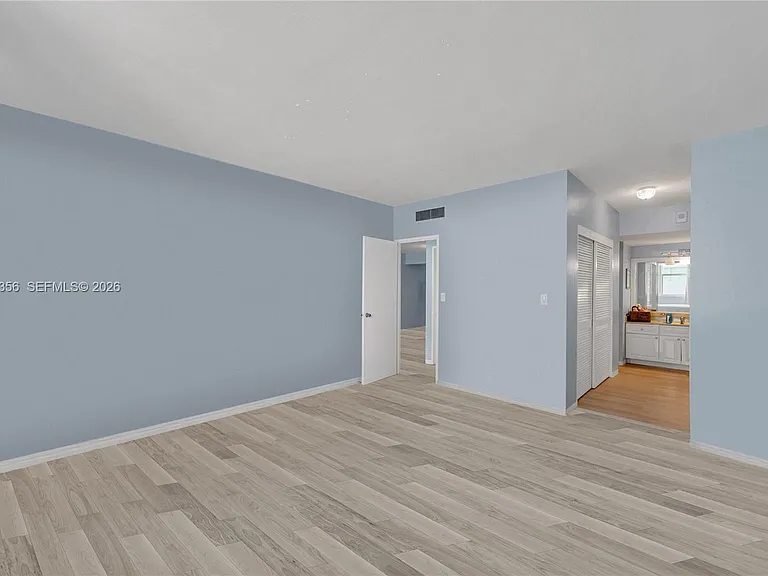 5001 Collins Ave #4E — Photo 12