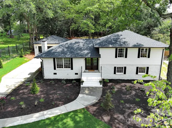 3011 Parkstone Dr, Charlotte, NC 28210