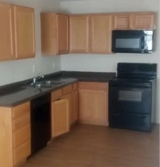 405 NW Euclid Ave — Photo 2
