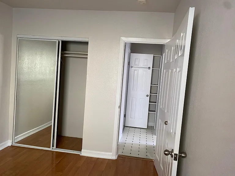 2820 Wallace St #B — Photo 15