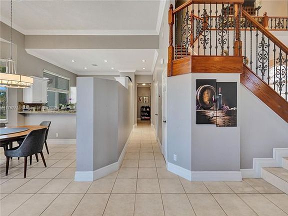 5th image of 2523 Eagle Run Dr