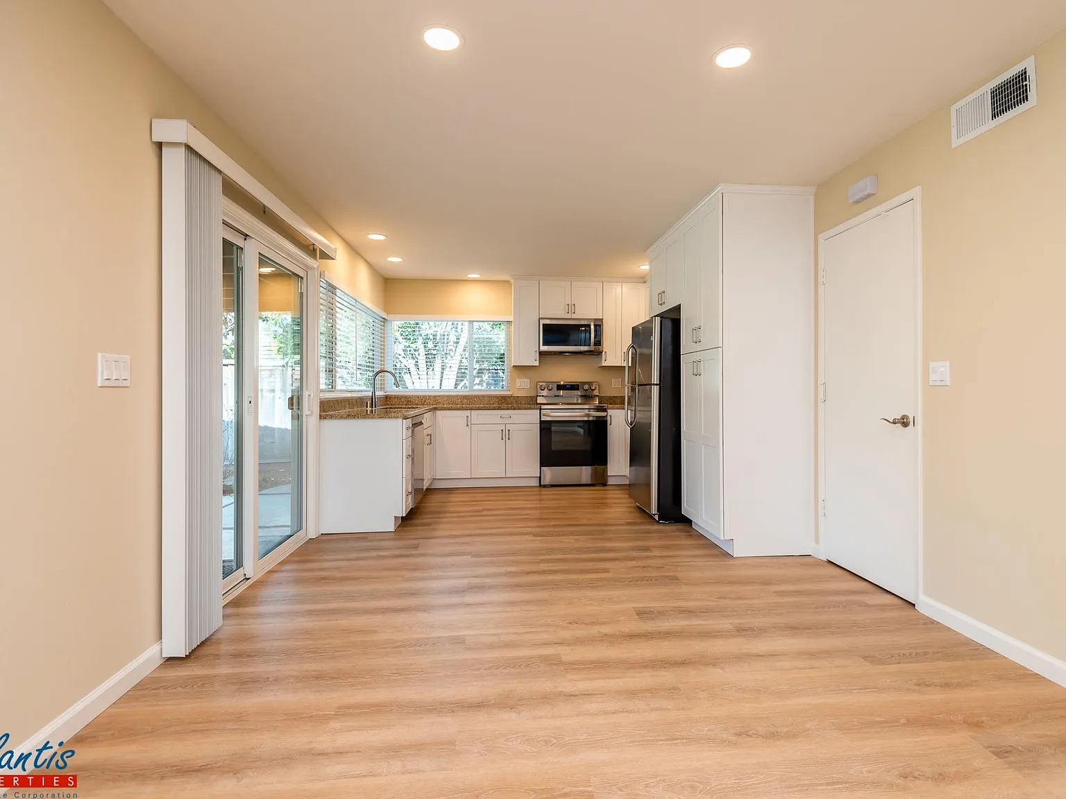 4 bed, 1475 sqft, $4,895 — Photo 4