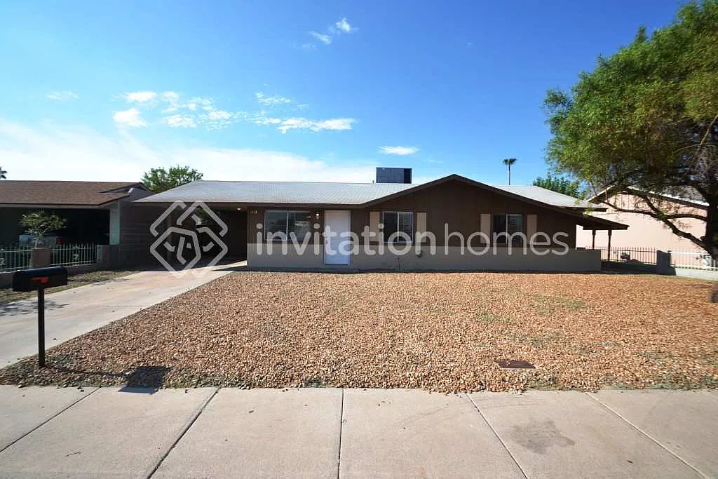 1113 E Winston Dr Phoenix, AZ 85042 — Photo 1