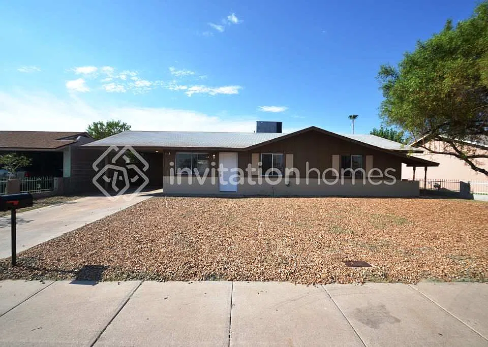 1113 E Winston Dr