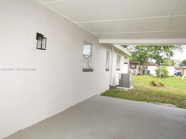 2447 Messina Ave — Photo 28