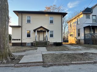 702 N Oak St, Bloomington, IL 61701