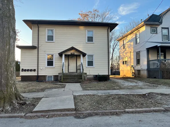 702 N Oak St, Bloomington, IL 61701