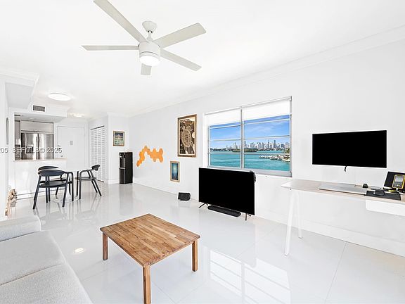 3rd image of 1450 Lincoln Rd APT 601