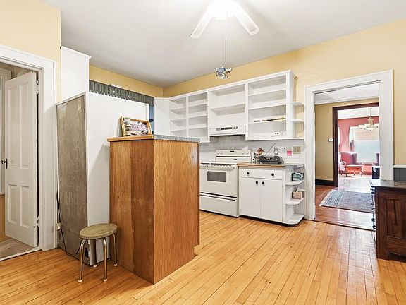 89th image of 200 N Park St