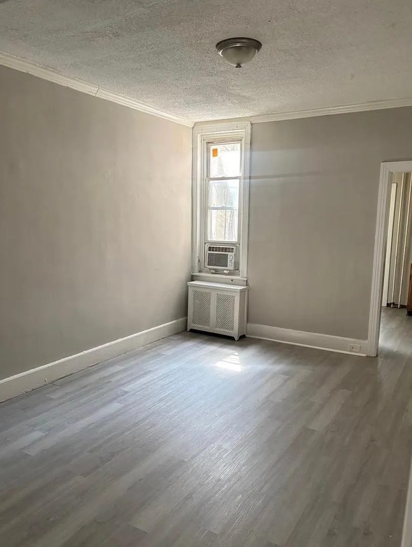3bd, 1 Bath -Available Now! — Photo 2