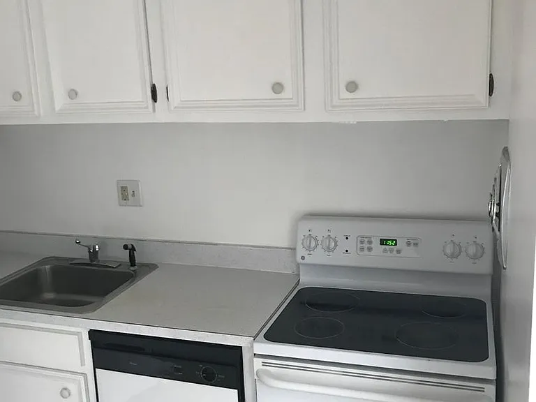 37 Spring Ct — Photo 9