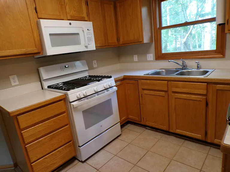 8087 Lansing Rd — Photo 9