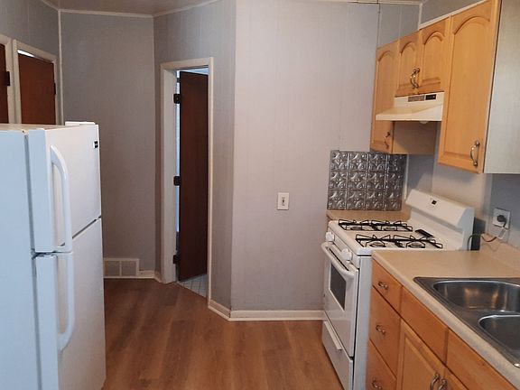 3rd image of 24425 Republic Ave
