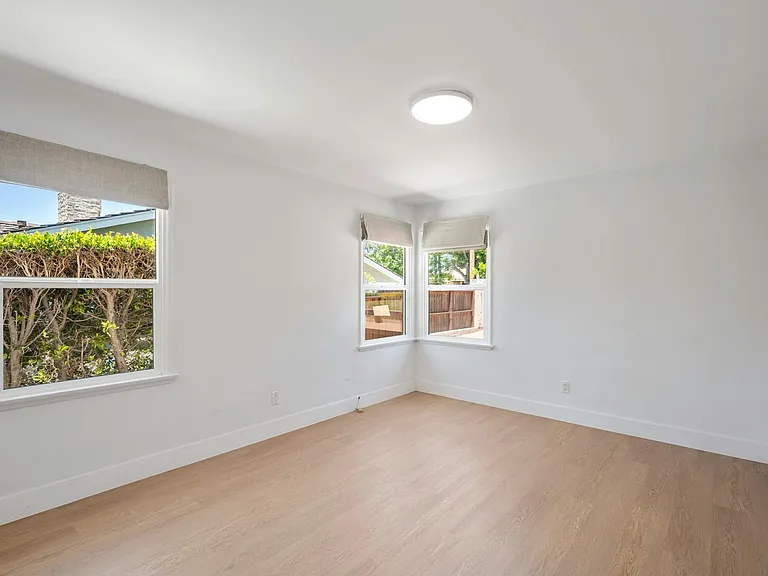 3409 Palos Verdes Dr N — Photo 44