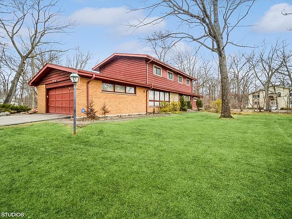 2nd image of 1330 Woodland Ln