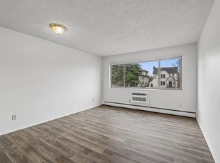 1000 8th St SE APT 109, Minneapolis, MN 55414