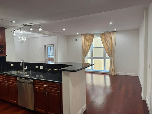 151 El Camino Real — Photo 4