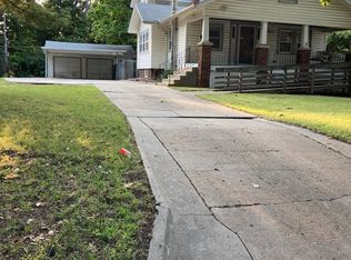 2051 SW Lane St, Topeka, KS 66604