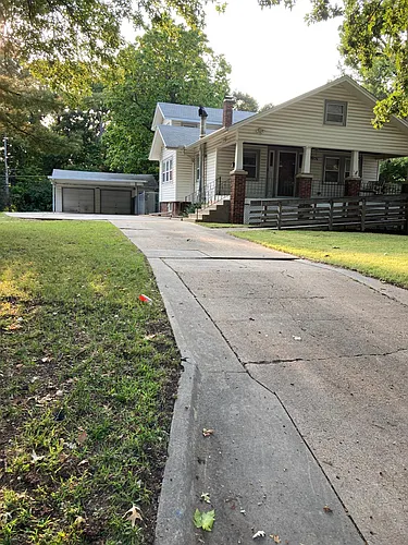 2051 SW Lane St Photo 1