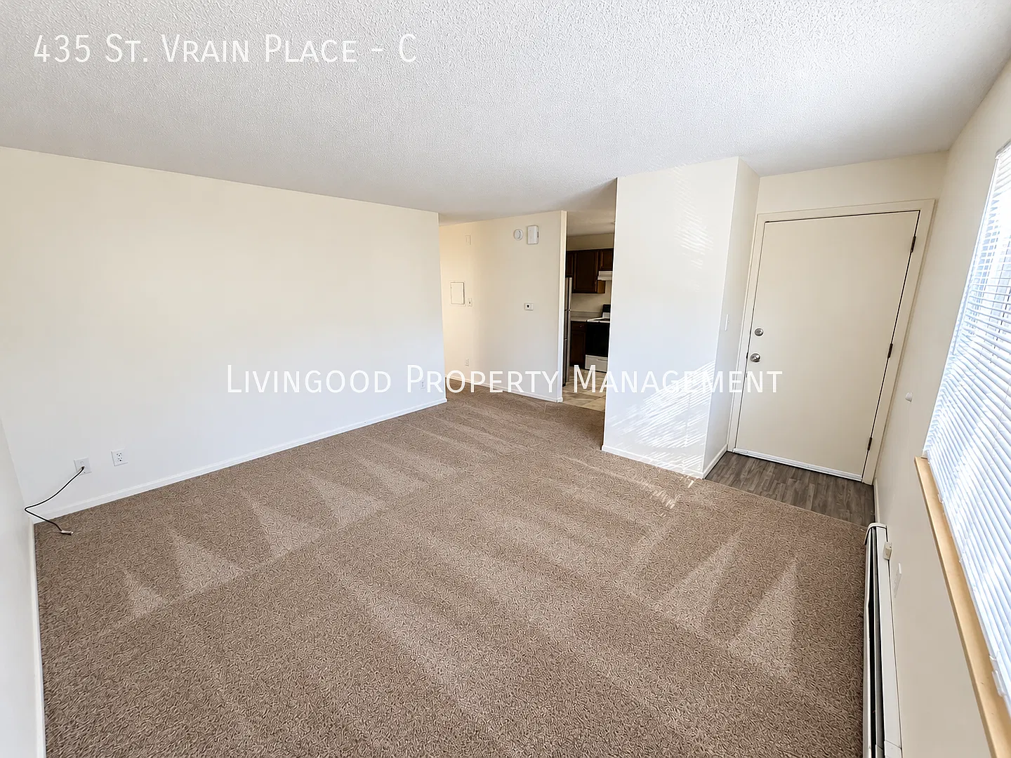 Beautifully Located St Vrain Property Near Downtown Colorado Springs Attractions — Photo 3