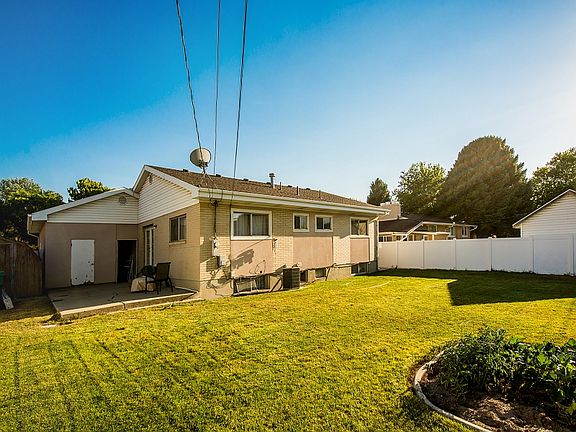 5th image of 1279 E Pagos Ave