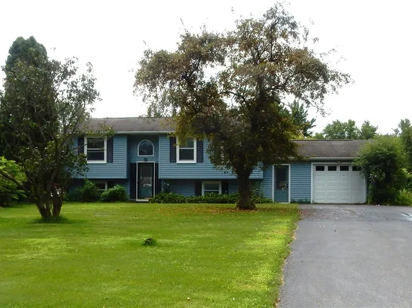 34 Spicewood Ln, Rochester, NY 14624