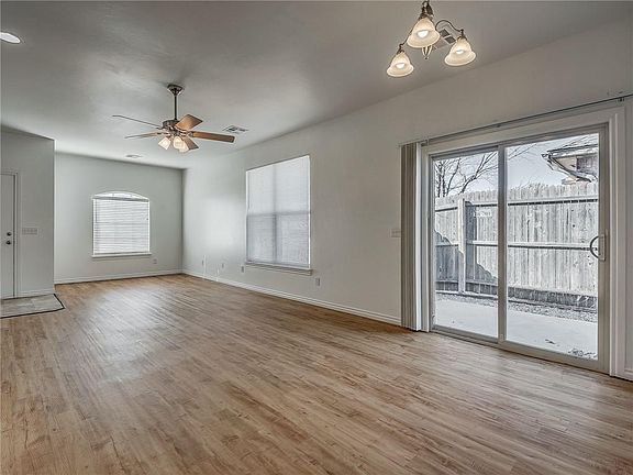 4th image of 11409 NW 121st Pl
