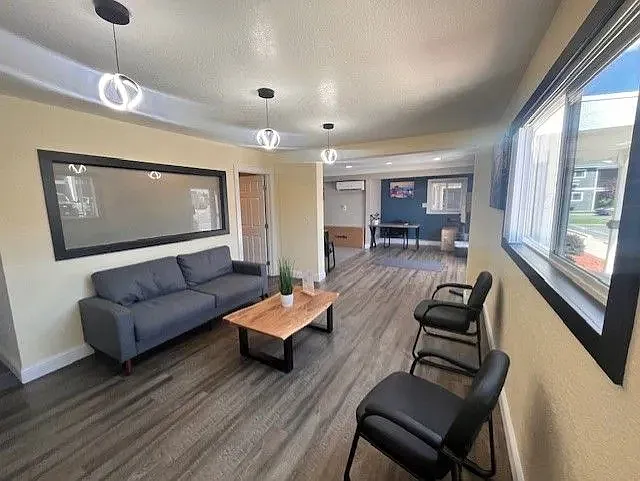 WIllowbrook Apartments — Photo 2