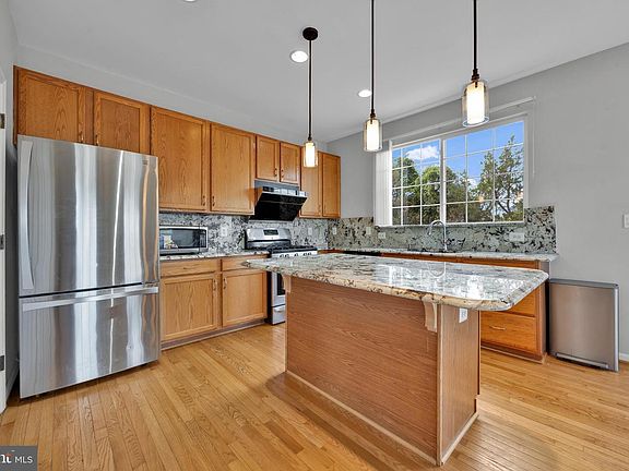 4th image of 6350 Regal Oak Dr