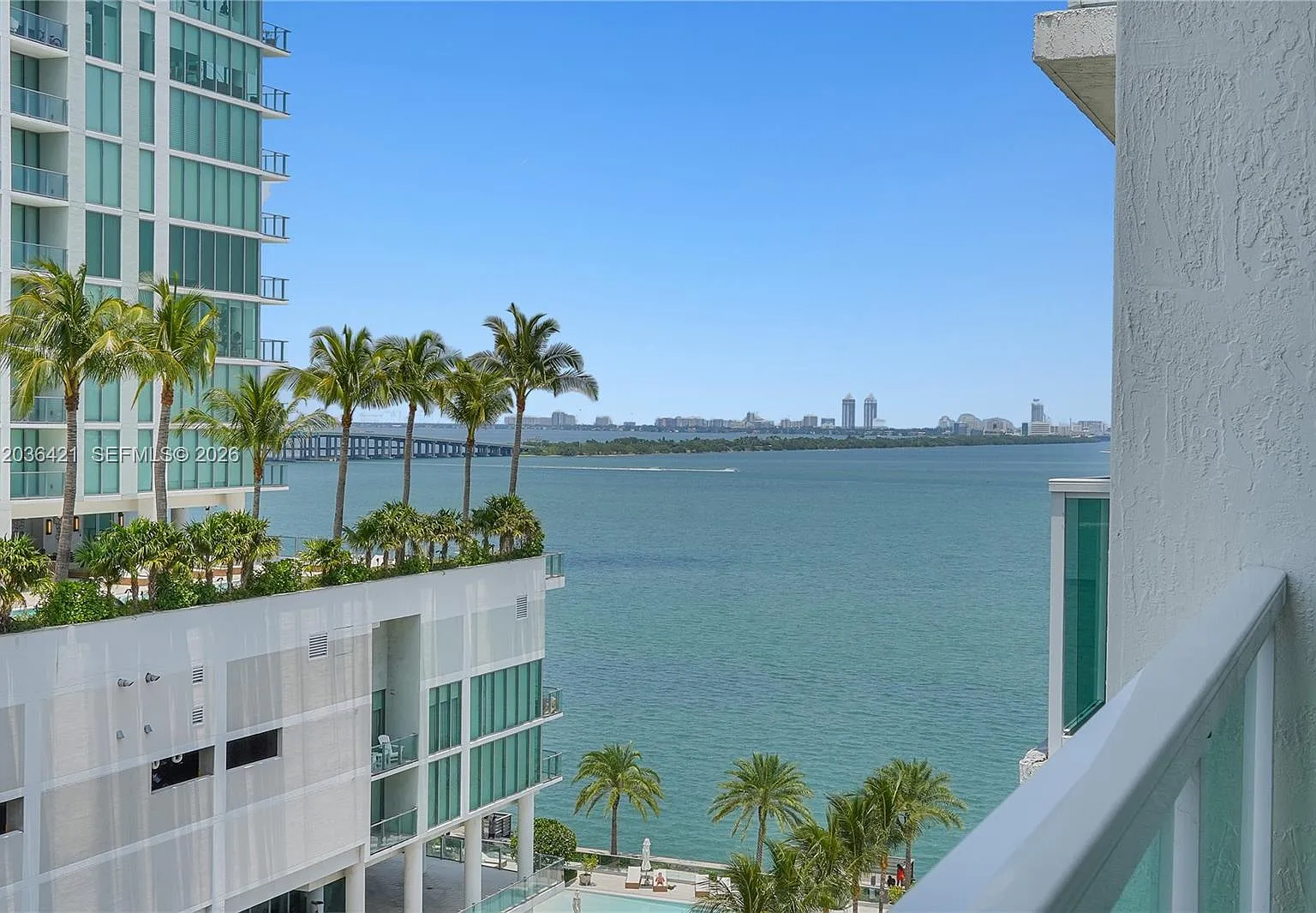 Moon Bay Of Miami Condo — Photo 1