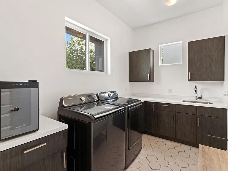 4533 E Devonshire Ave — Photo 44