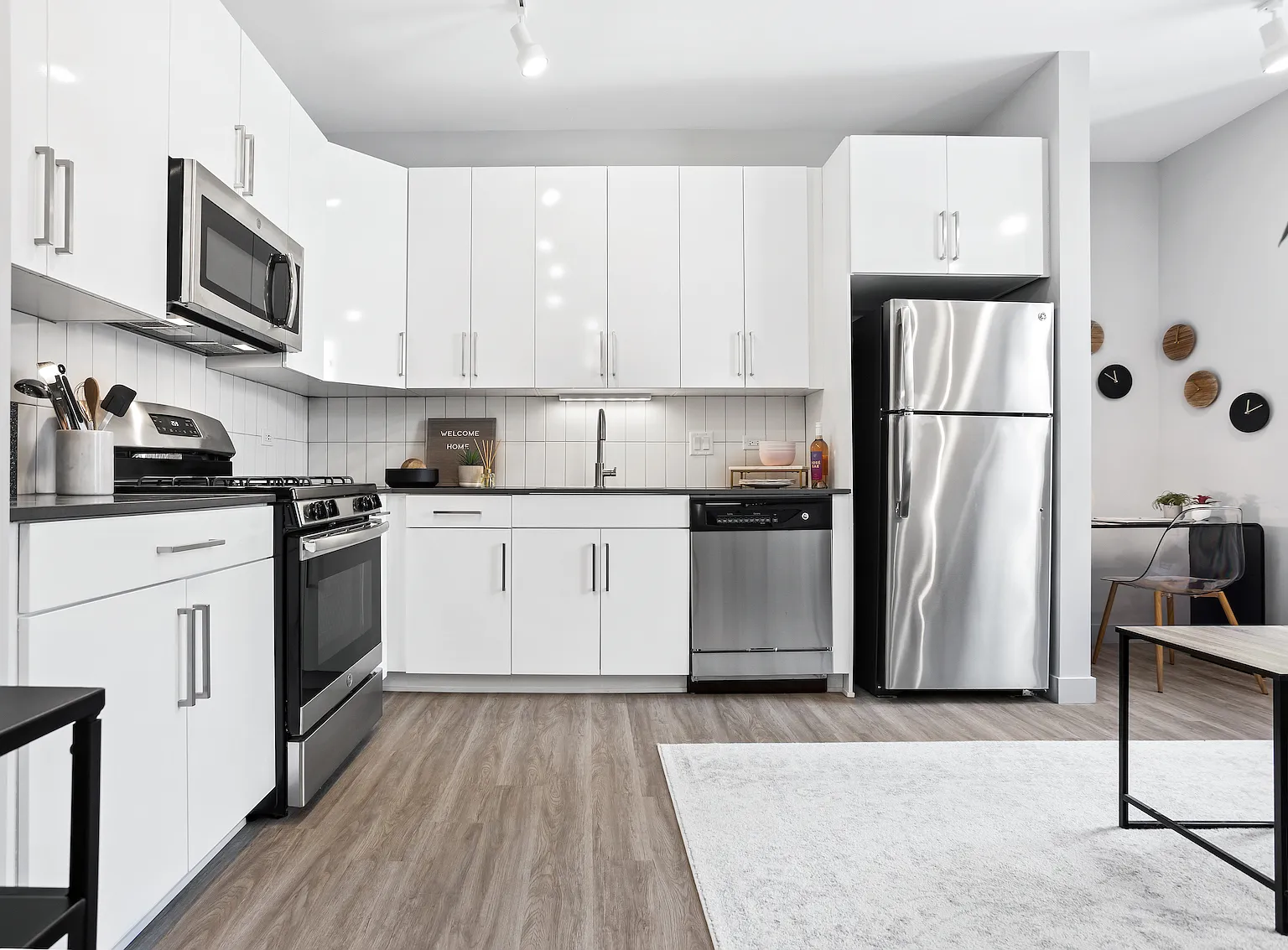 Studio, 1.0 bath, 658 sqft, $2,415 — Photo 1