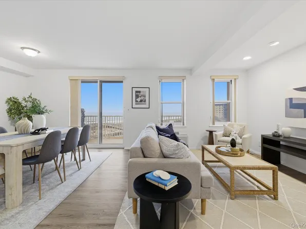 2 Richmond Road #4A, Lido Beach, NY 11561