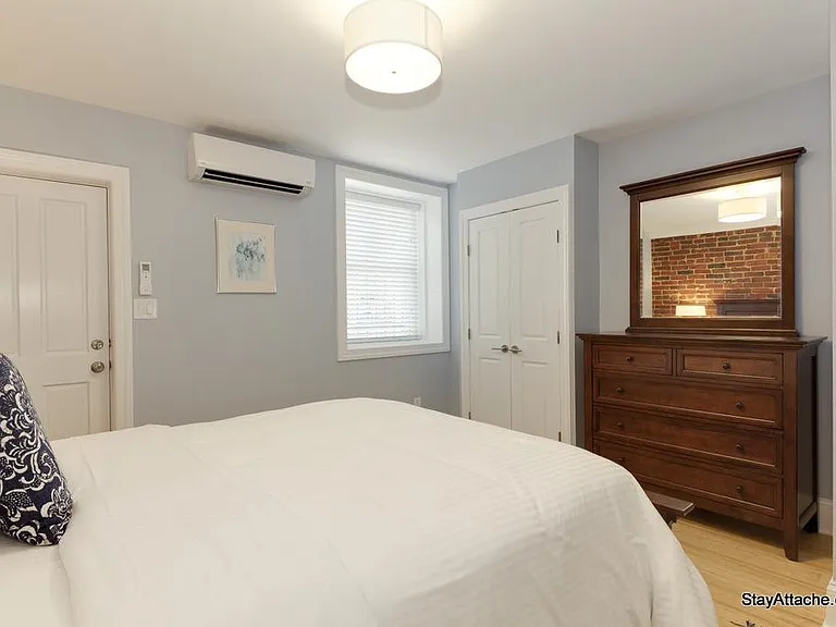 314 A St NE #1 — Photo 6