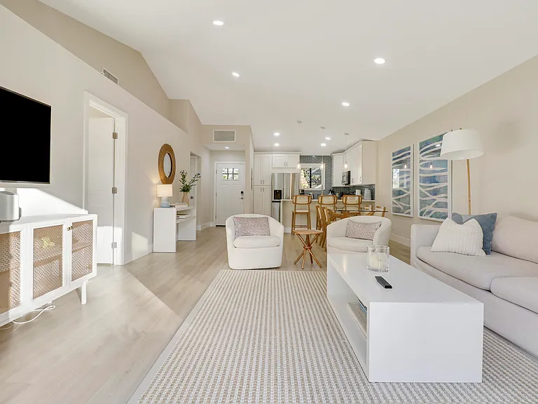 523 Club Dr — Photo 19
